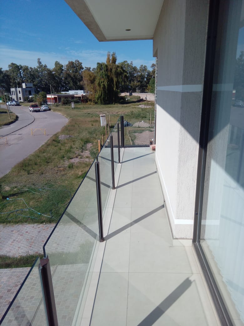 Proyecto residencial con aberturas de aluminio